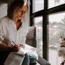 uniball Signo 207 Gel Pen, Retractable, Medium 0.7 mm, Purple Ink, Smoke/Black/Purple Barrel, Dozen